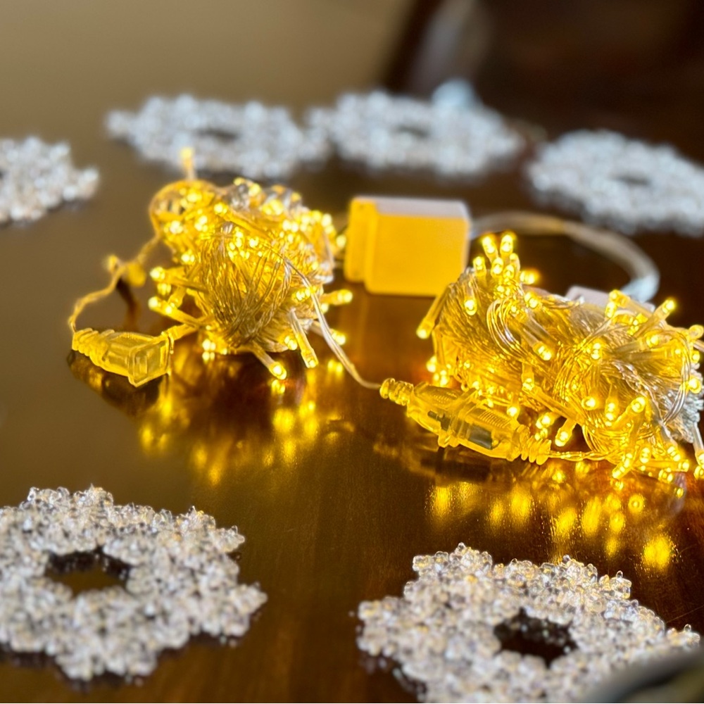 Holiday Glow Snowflake Light Set